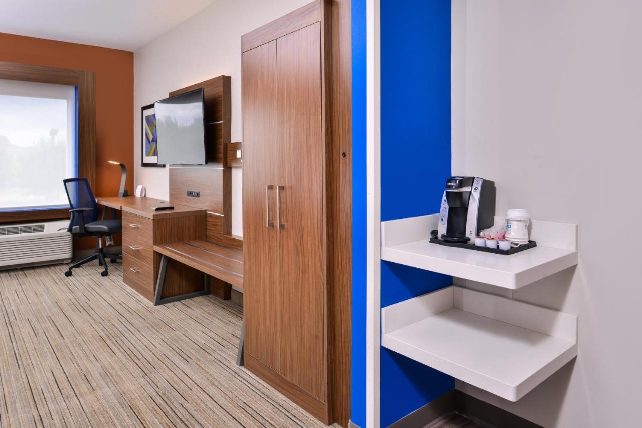 Holiday Inn Express & Suites Farmville By Ihg Экстерьер фото