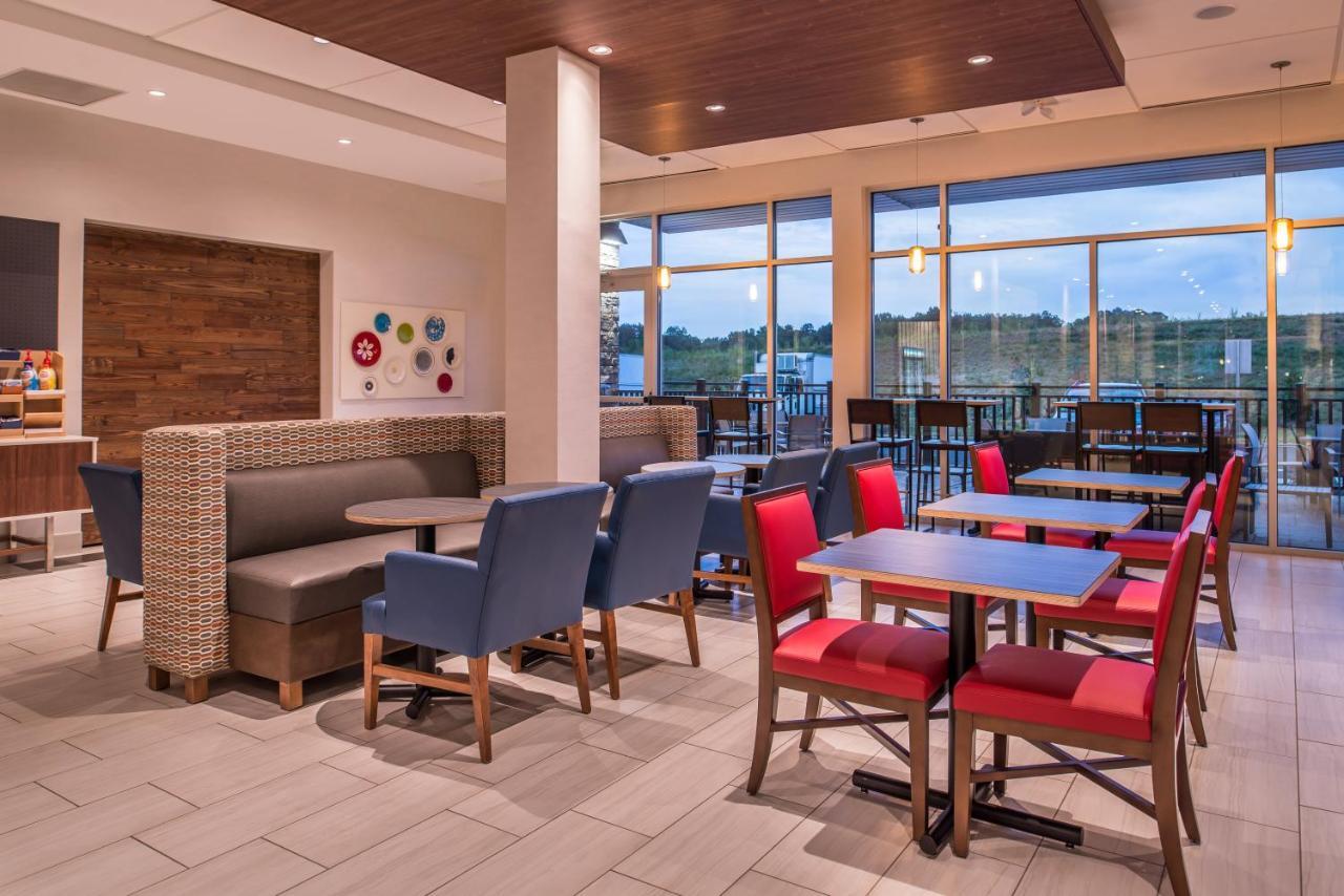 Holiday Inn Express & Suites Farmville By Ihg Экстерьер фото