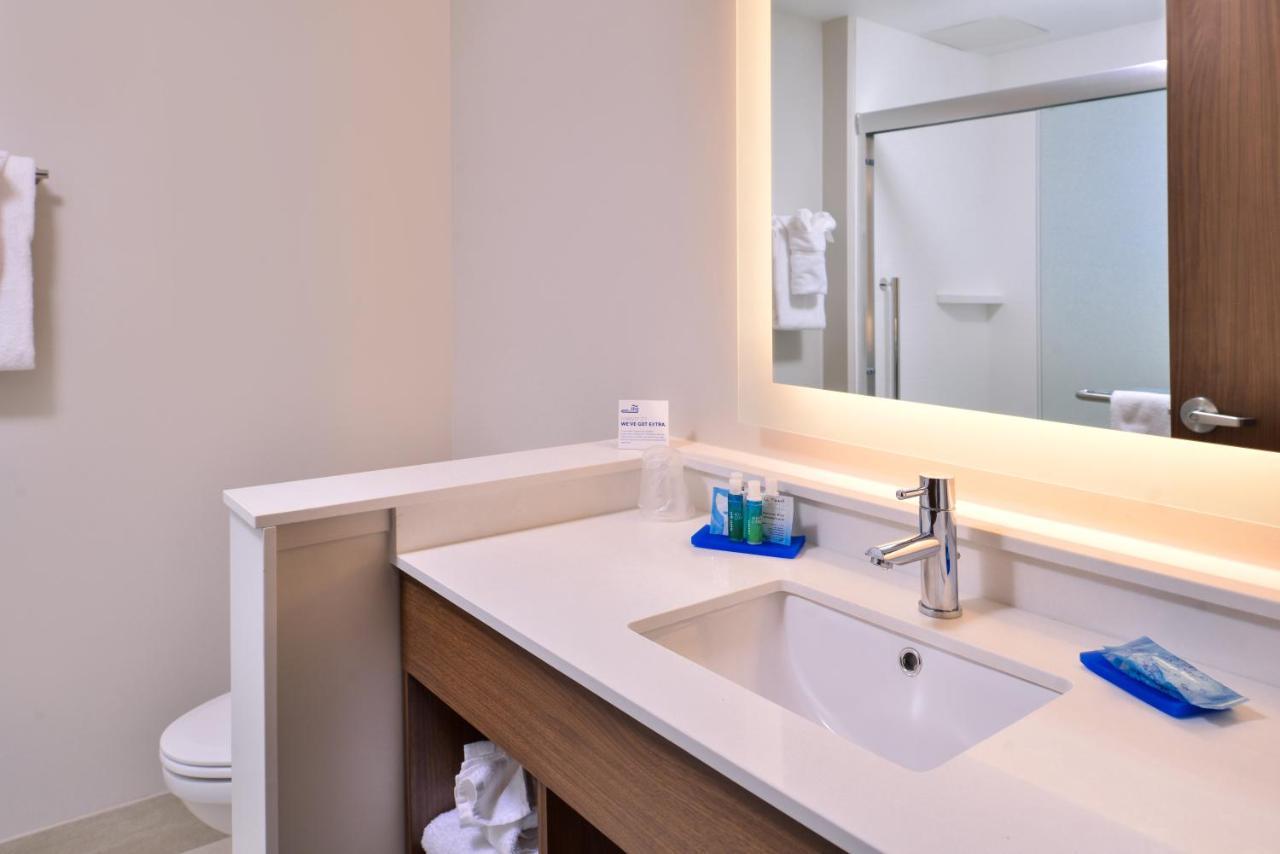 Holiday Inn Express & Suites Farmville By Ihg Экстерьер фото
