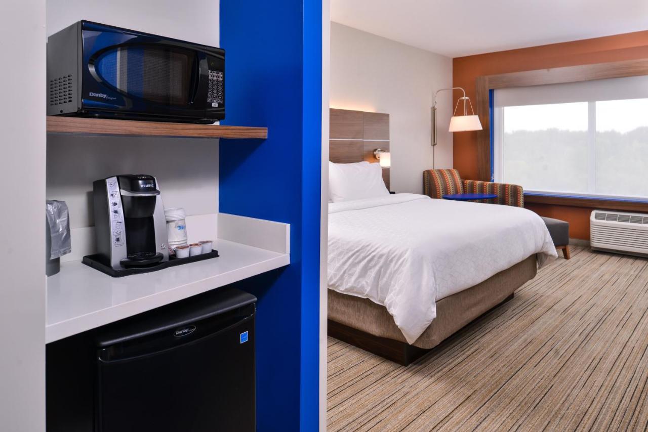 Holiday Inn Express & Suites Farmville By Ihg Экстерьер фото