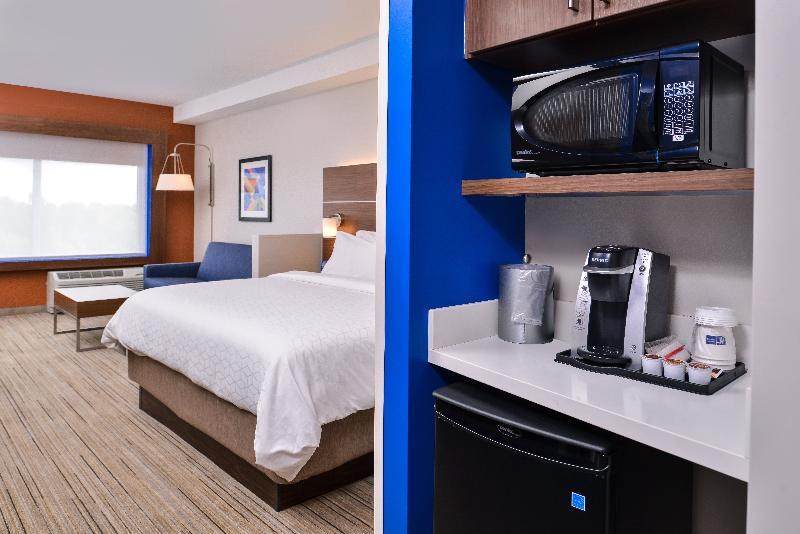 Holiday Inn Express & Suites Farmville By Ihg Экстерьер фото